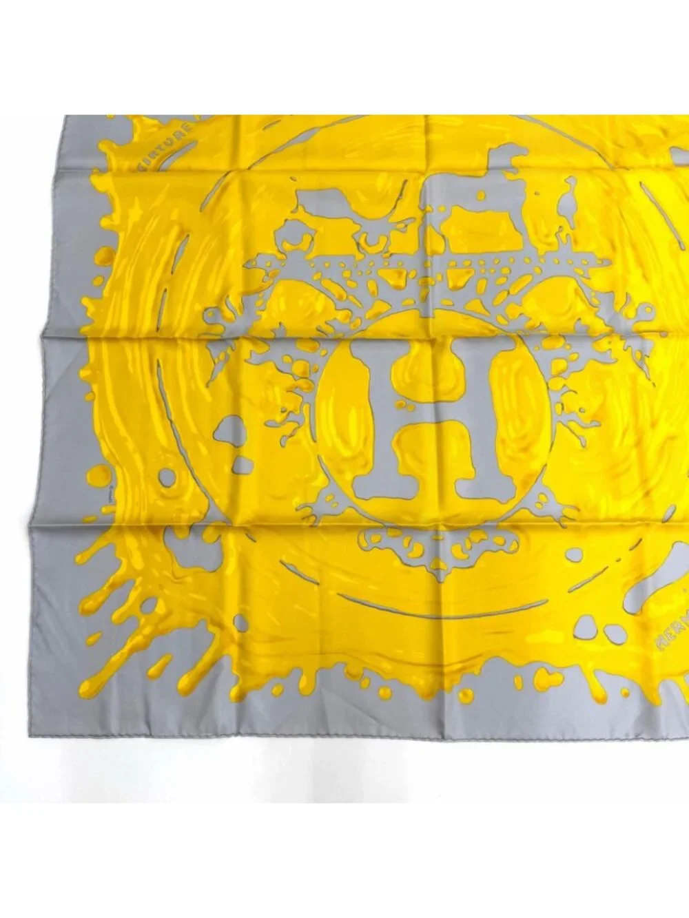 Hermes Carre 90 Peinture Fraiche Freshly Painted Silk 100% Gray Perlee or Scarf